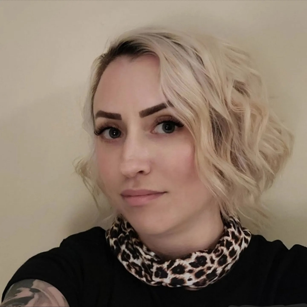 Meet your Posher, Naomi